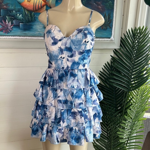 Blue and White Floral Tiered Dress size 5 - Picture 1 of 13